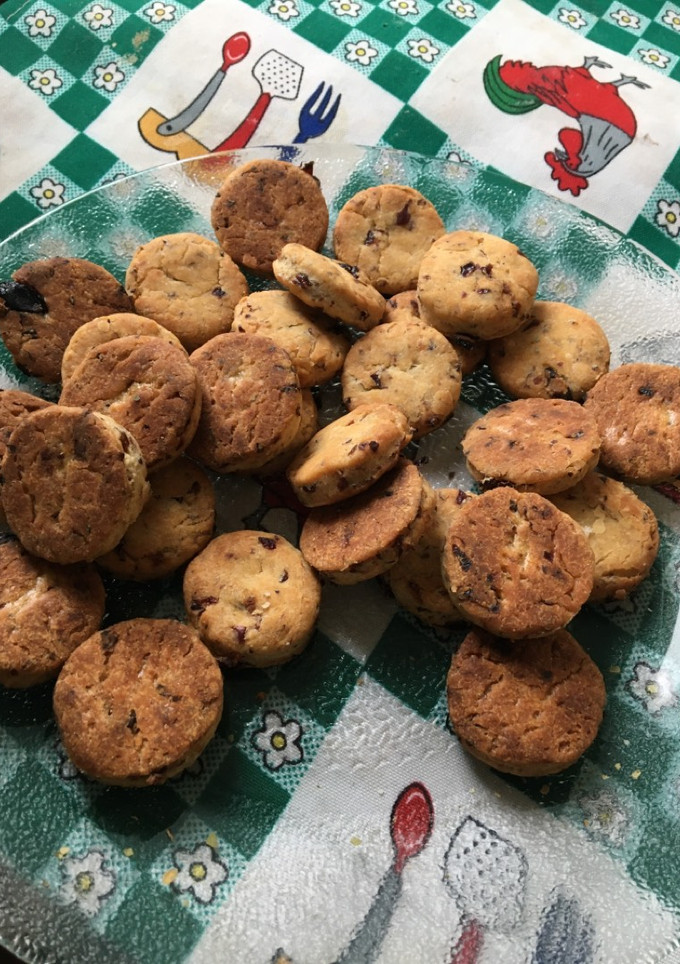 Una foto de Galletitas con pasas de uva 🍇 para bebés BLW (+6m)