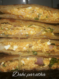 A picture of Dahi ka paratha.