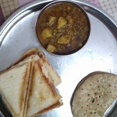 Aloo tamatar ki sabzi A picture of Aloo tamatar ki sabzi.