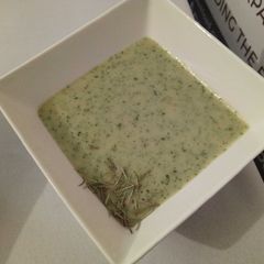 A picture of Rosemary potatoe soup.
