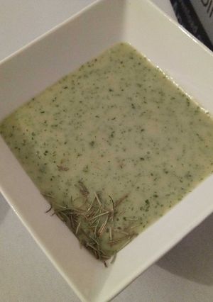 A picture of Rosemary potatoe soup.