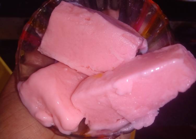 Homemade Strawberry Ice cream