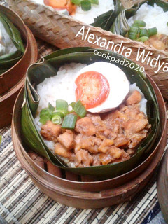 Foto resep Pepes Nasi Tim Ayam & Telur Asin