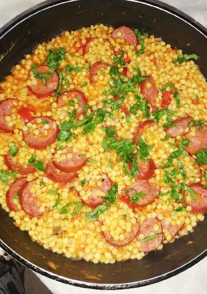O poză a rețetei Cous-cous cu legume și cârnăciori.