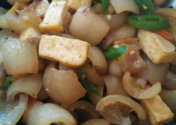 Kikil oseng tahu cabe ijo