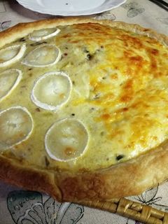 Una foto de Quiche de coliflor, champiñón y jamón