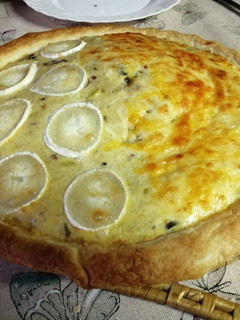 Una foto de Quiche de coliflor, champiñón y jamón