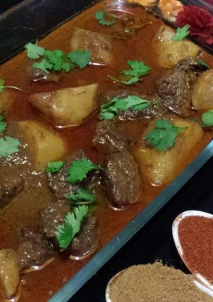 A picture of Dehli Aloo ghosht.