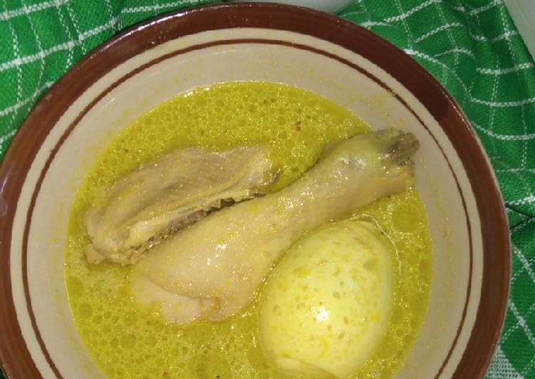 Resep Opor ayam telur bumbu kuning yang Enak Banget