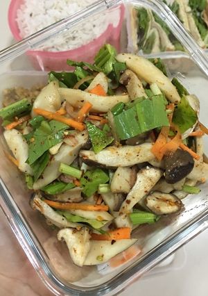 รูปของ “ลาบเห็ดออรินจิ”