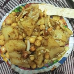 A picture of Aloo Chaat.
