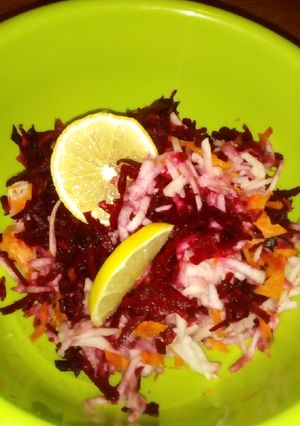 O poză a rețetei Salată de sfeclă roșie.