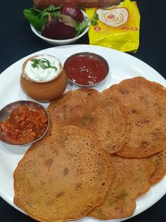 ઓટ્સ વેજ ચિલા (Oats veg Chila Recipe in Gujarati) રેસીપી મુખ્ય ફોટો