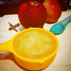 A picture of Apple and pear puree for kids.