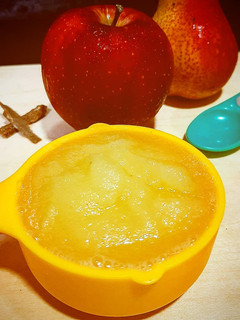 A picture of Apple and pear puree for kids.