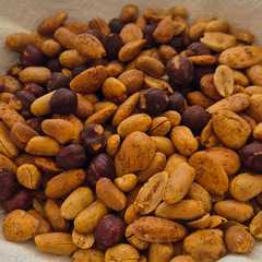 Una foto de Hot roasted nuts in airfryer