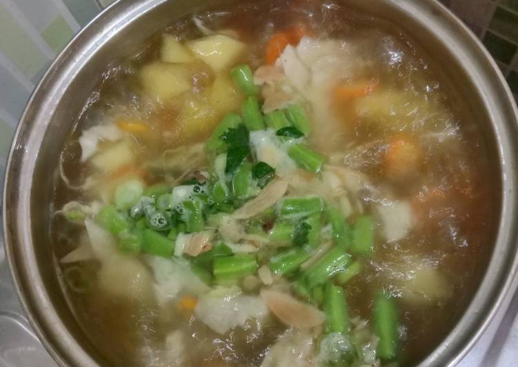 Langkah Mudah untuk Menyiapkan Sup sayur simple Anti Gagal