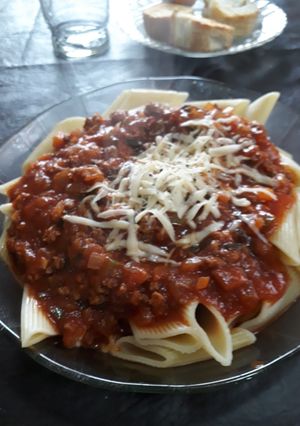 Una foto de Penne Rigatti a la Bolognesa 🇮🇹