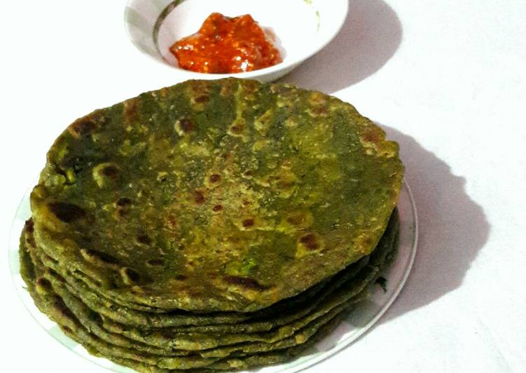 Palak Matar Paratha