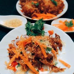 A picture of Potato lachha rostie chaat.