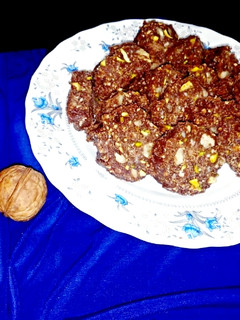 عکسی از دستور شکلات مغزدار