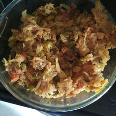 A picture of Cabbage and peas curry.