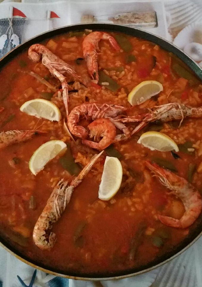 Una foto de Paella a mi manera