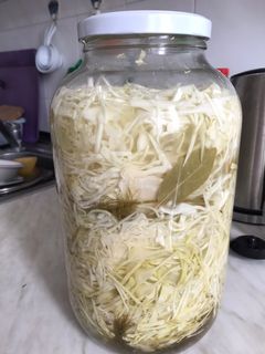 Kovászolt aprókáposzta recept fotója