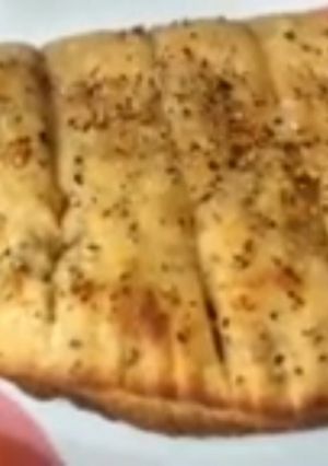 ગાર્લિક બ્રેડ (Garlic Bread Recipe In Gujarati) રેસીપી મુખ્ય ફોટો