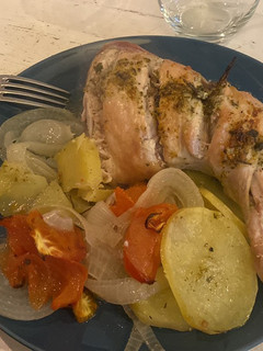 Una foto de Muslos de pollo al horno