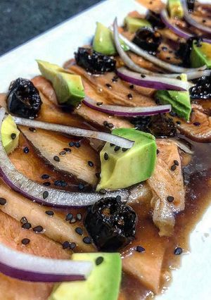 Una foto de Tiradito de salmón