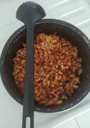 Une photo de 2 recette avec des restes de pâte sauce bolognaise