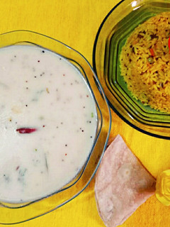 ગુજરાતી કઢી (Gujarati Kadhi Recipe In Gujarati) રેસીપી મુખ્ય ફોટો