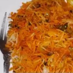 A picture of Vegetable rice with leftover white rice 😋.