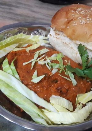A picture of Homemade healthy Pav bhaji.