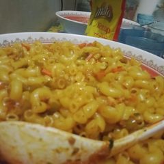 A picture of Chicken mix vegetable macronies.