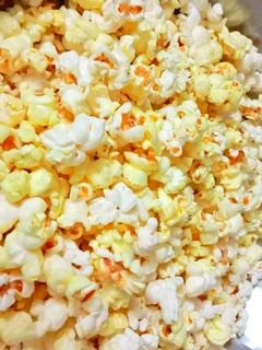 पॉपकॉर्न (Popcorn recipe in Hindi) रेसिपी मुख्य फोटो
