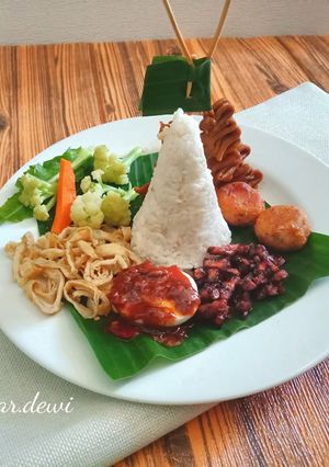 Foto resep Nasi Campur Telur 3in1