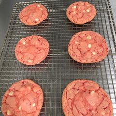A picture of Strawberry white chocolate chip cookies.