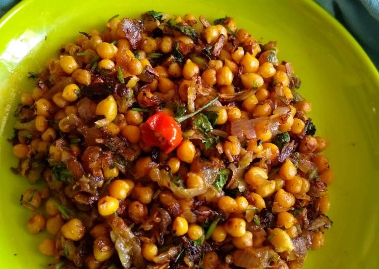 Simple Way to Make Homemade Dry Chana Masala