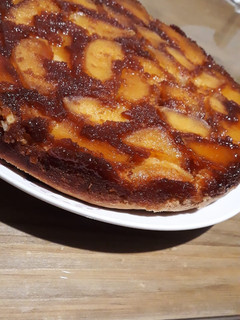 Una foto de Tarta de manzana invertida