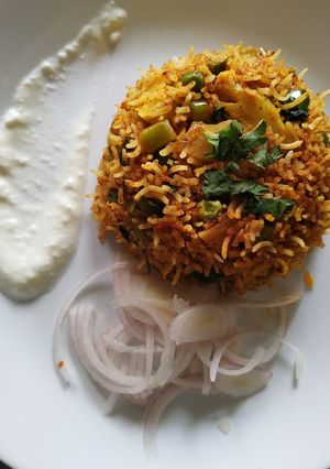 તવા પુલાવ (Tava Pulav recipe in Gujarati) રેસીપી મુખ્ય ફોટો