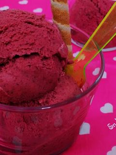 Una foto de Helado de frutos rojos