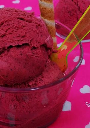 Una foto de Helado de frutos rojos