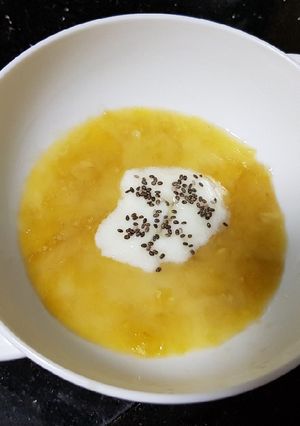 A picture of Banana yogurt with chia seeds for baby.
