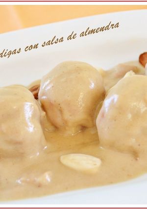 Foto principal de Albóndigas con salsa de almendras. (Thermomix)