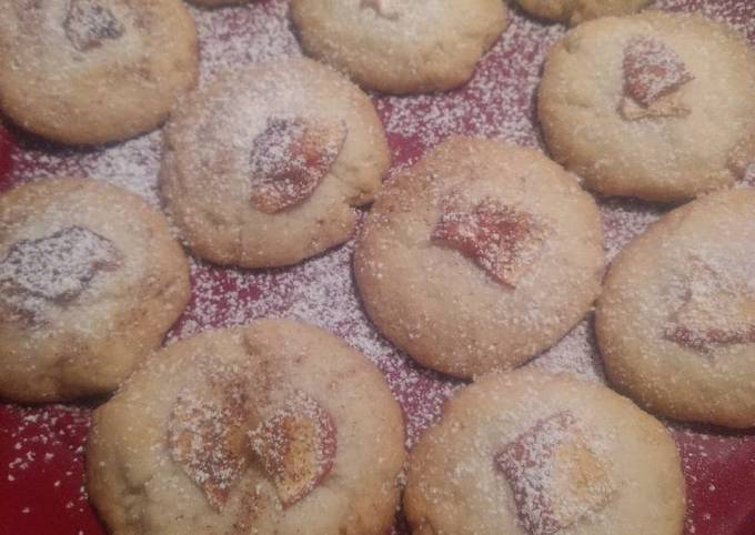 Apple Cinnamon Shortbread Cookies