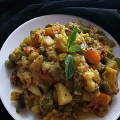 A picture of Vegetable Korma.