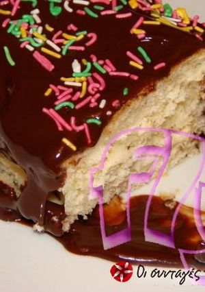 A picture of Tsoureki Terkenlis with chocolate icing.