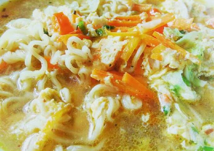 Wajib coba! Resep  membuat Indomie kuah kreasi yang lezat